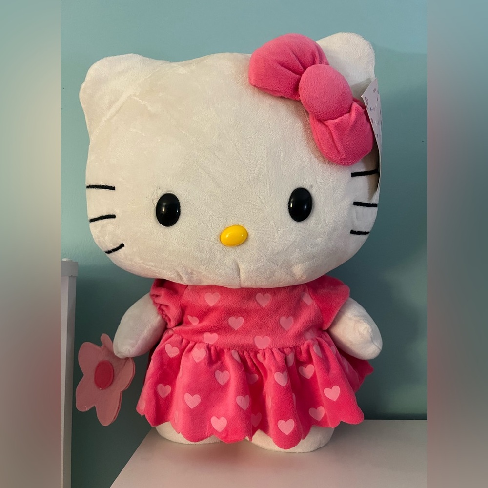Hello kitty valentines greeter 2014 nwt